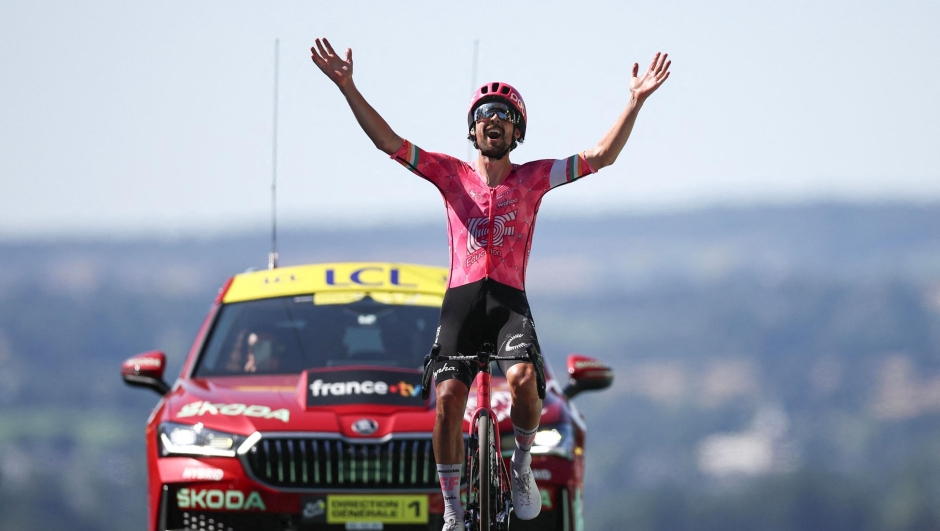 EF Education - EasyPost team's Irish rider Ben Healy cycles to the finish line to win the 6th stage of the 112th edition of the Tour de France cycling race, 201.5 km between Bayeux and Vire Normandie, Northwestern France, on July 10, 2025. (Photo by Anne-Christine POUJOULAT / AFP)