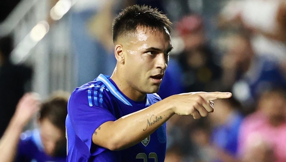 Lautaro Martínez of Argentina celebrates after scoring his team's sixth goal during the International Friendly match between Puerto Rico and Argentina at Chase Stadium on October 14, 2025 in Fort Lauderdale, Florida. Carmen Mandato/Getty Images/AFP (Photo by Carmen Mandato / GETTY IMAGES NORTH AMERICA / Getty Images via AFP)