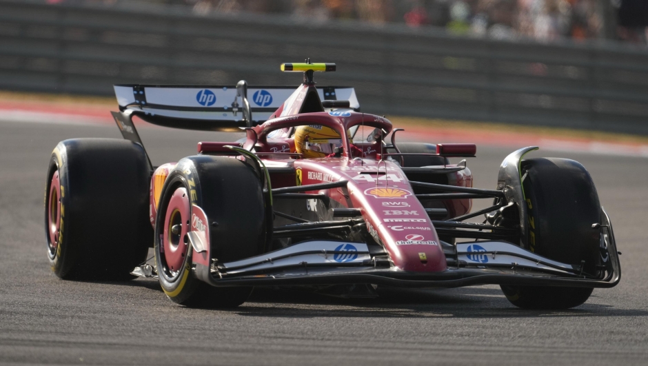 Ferrari driver Lewis Hamilton of Great Britain drives during sprint qualifying for the Formula One U.S. Grand Prix auto race at the Circuit of the Americas, Friday, Oct. 17, 2025, in Austin, Texas. (AP Photo/Eric Gay) Associated Press / LaPresse Only italy and spain