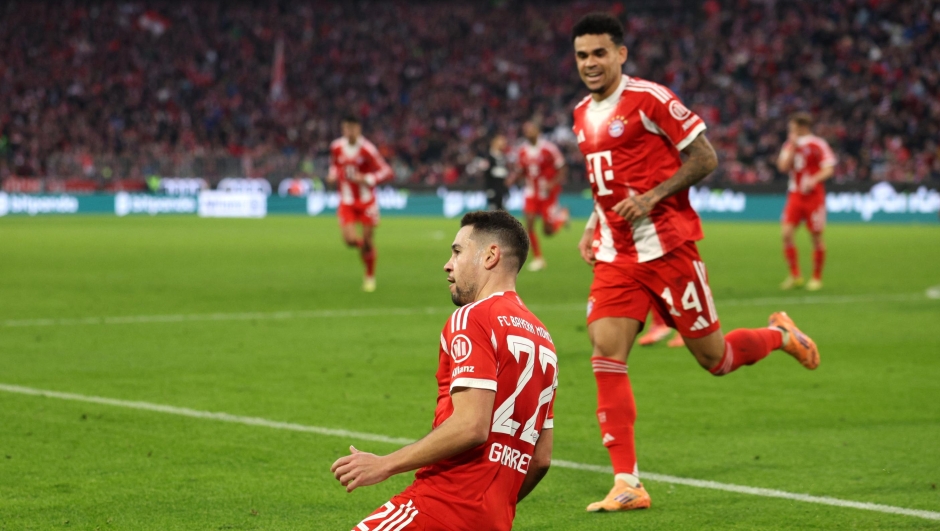  Raphael Guerreiro of Bayern Munich celebrates scoring his team's first goal during the Bundesliga match between FC Bayern München and FC St. Pauli at Allianz Arena on November 29, 2025 in Munich, Germany. (Photo by Adam Pretty/Getty Images)