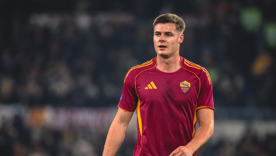  Evan Ferguson of AS Roma during the Serie A match between AS Roma and SSC Napoli at Stadio Olimpico on November 30, 2025 in Rome, Italy. (Photo by Fabio Rossi/AS Roma via Getty Images)