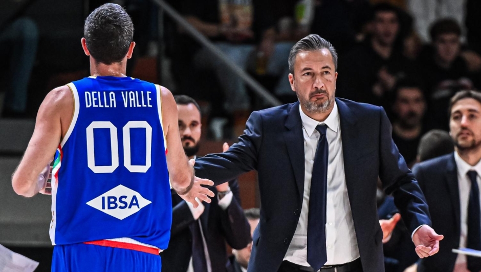 Amedeo Della Valle, Luca Banchi Nazionale Italiana Maschile Senior - 2027 FIBA Basketball World Cup Qualifiers Italia Italy - Islanda Iceland FIP 2025 Tortona, 27/11/2025 Foto L.Canu / Ciamillo-Castoria