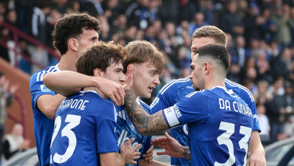 Como 1907's  players celebrate the goal scored by Como 1907's forward Jesus Rodriguez Carballo during the Italian Serie A soccer match between Como 1907 and US Lecce at Giuseppe Sinigaglia stadium in Como, Italy, 28 February 2026.   ANSA / ROBERTO BREGANI