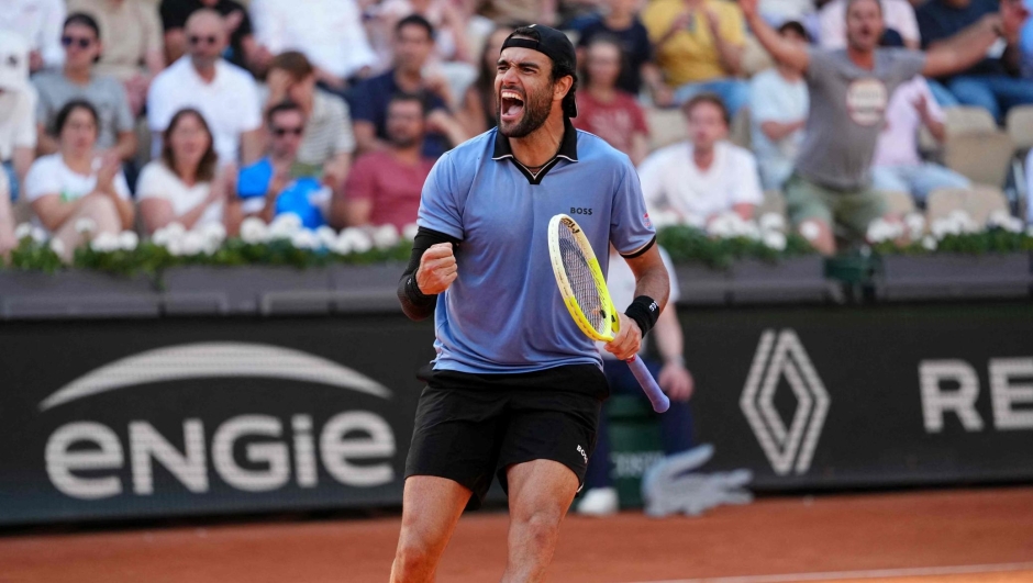 Italy's Matteo Berrettini reacts to a point against Argentina's Juan Manuel Cerundolo during their men's singles match on day 9 of the French Open tennis tournament on Court Suzanne-Lenglen at the Roland-Garros Complex in Paris on June 1, 2026. (Photo by Dimitar DILKOFF / AFP)