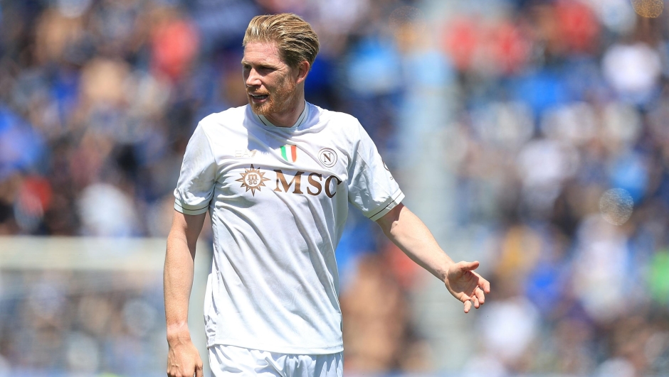 PISA, ITALY - MAY 17: Kevin De Bruyne of SSC Napoli looks on during the Serie A match between Pisa SC and SSC Napoli at Arena Garibaldi on May 17, 2026 in Pisa, Italy. (Photo by Gabriele Maltinti/Getty Images)