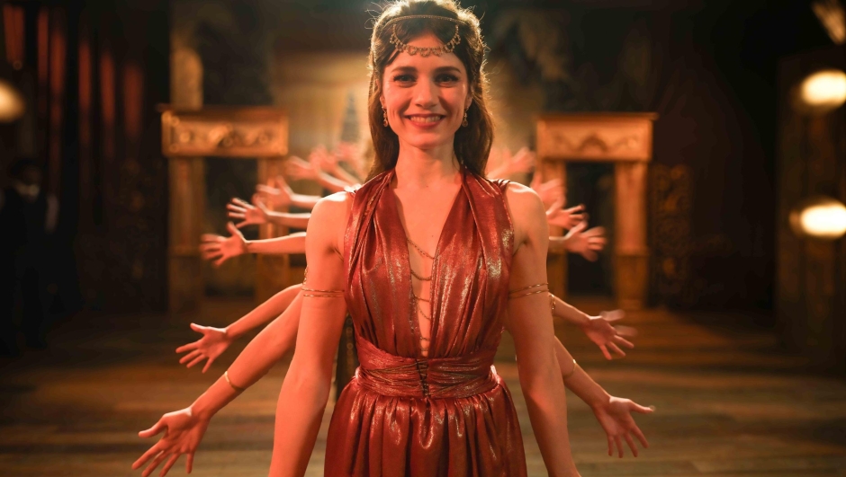 Montmartre, al via su Canale 5 la serie ambientata nei cabaret della Parigi del 1899