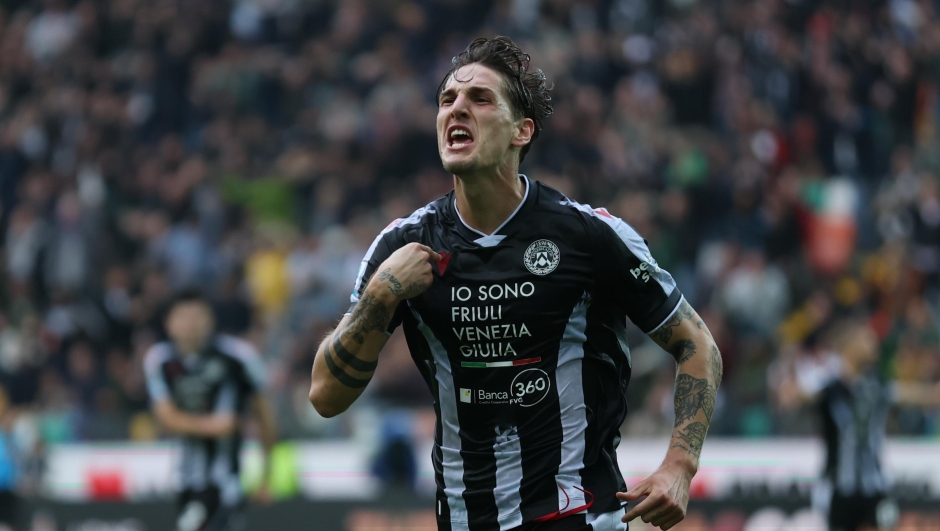 Nicolò Zaniolo of Udinese celebrates scoring his team's first goal during the Serie A match between Udinese Calcio and Atalanta BC at Stadio Friuli on November 01, 2025 in Udine, Italy. (Photo by Timothy Rogers/Getty Images)