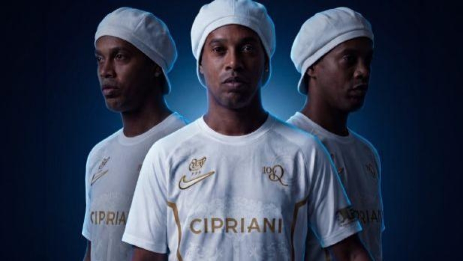 Da non credere, Ronaldinho a 46 anni firma col Ravenna in C! "Non vedo l'ora di giocare"