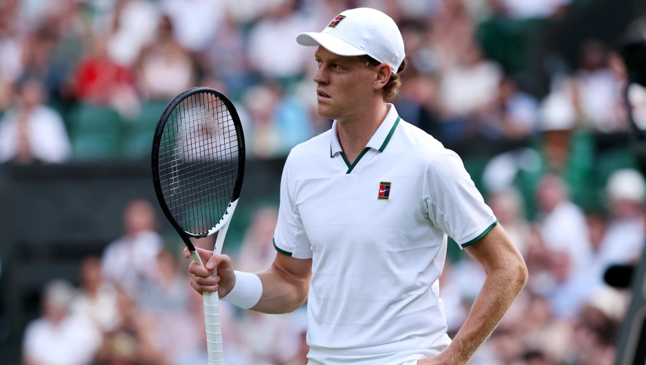  Jannik Sinner of Italy reacts  against Shintaro Mochizuki of Japan during their Gentlemen's Singles fourth round match on day seven of The Championships Wimbledon 2026 at All England Lawn Tennis and Croquet Club on July 05, 2026 in London, England. (Photo by Cameron Spencer/Getty Images)