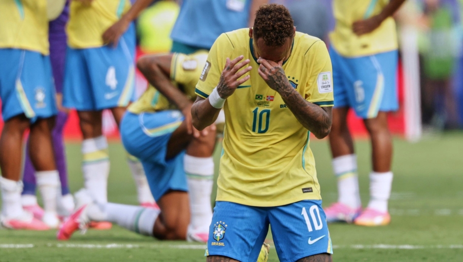 Brazil's Neymar (10) reacts at the end of the World Cup round of 16 soccer match between Brazil and Norway in East Rutherford, N.J., near New York, Sunday, July 5, 2026. (AP Photo/Adam Hunger)