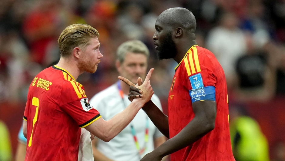 epa13068341 Romelu Lukaku (R) of Belgium celebrates with teammate Kevin De Bruyne after scoring his team's 4th goal during the FIFA World Cup 2026 group stage match New Zealand against Belgium, in Vancouver, Canada, 26 June 2026. EPA/BOB FRID