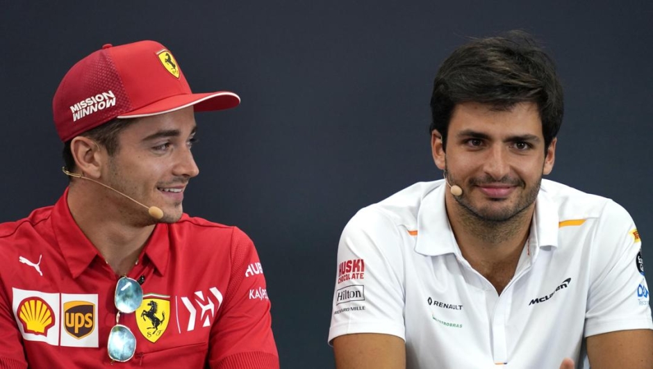 PRESENTE E FUTURO Charles Lecrerc e Carlos Sainz jr saranno compagni in Ferrari nella prossima stagione