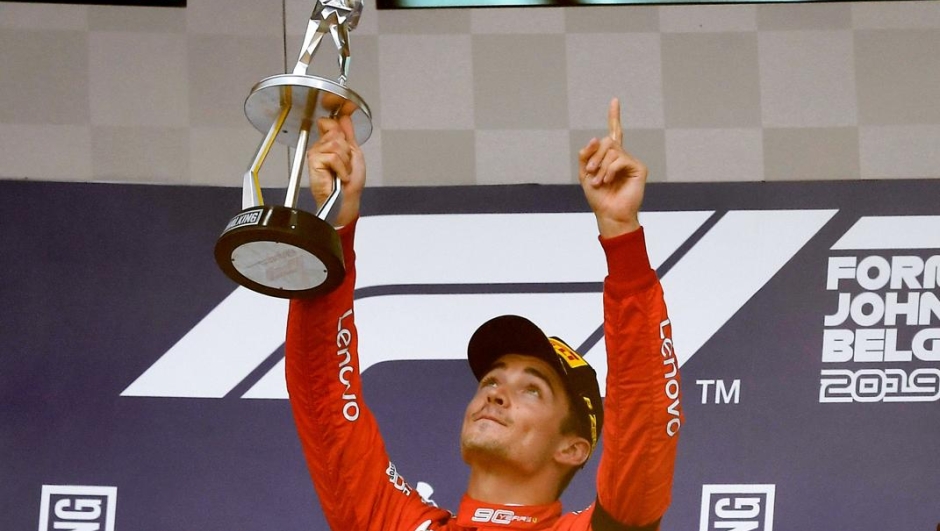 Charles Leclerc festeggia la vittoria a Spa nel 2019. Afp