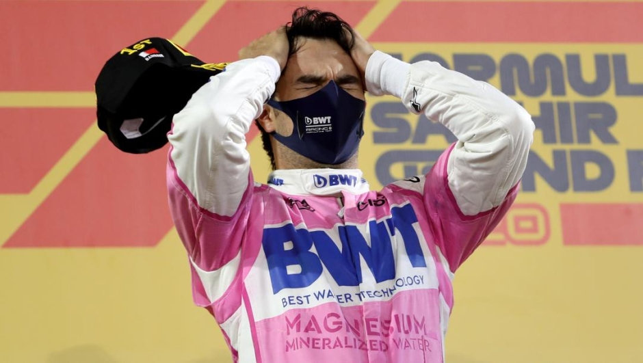 Sergio Perez, 30 anni, commosso sul podio del GP Sakhir. Afp