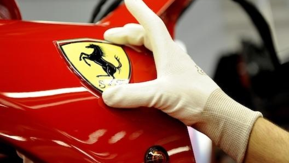 Un reparto produzione nella fabbrica di Maranello. Ferrari