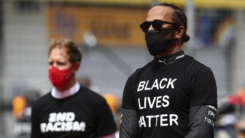 L'impegno di Lewis Hamilton e Sebastian Vettel contro il razzismo. Lapresse