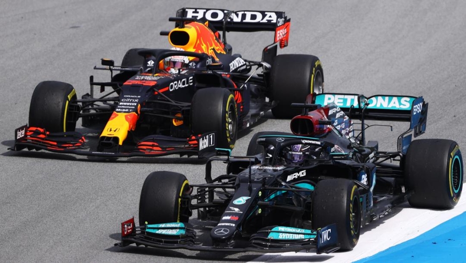 Il testa a testa tra Max Verstappen e Lewis Hamilton. Getty