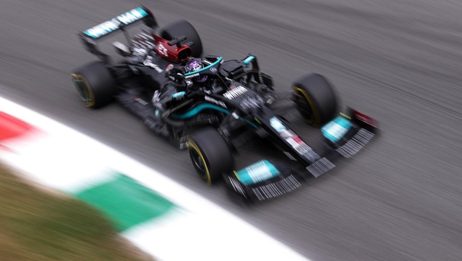 Lewis Hamilton in azione a Monza