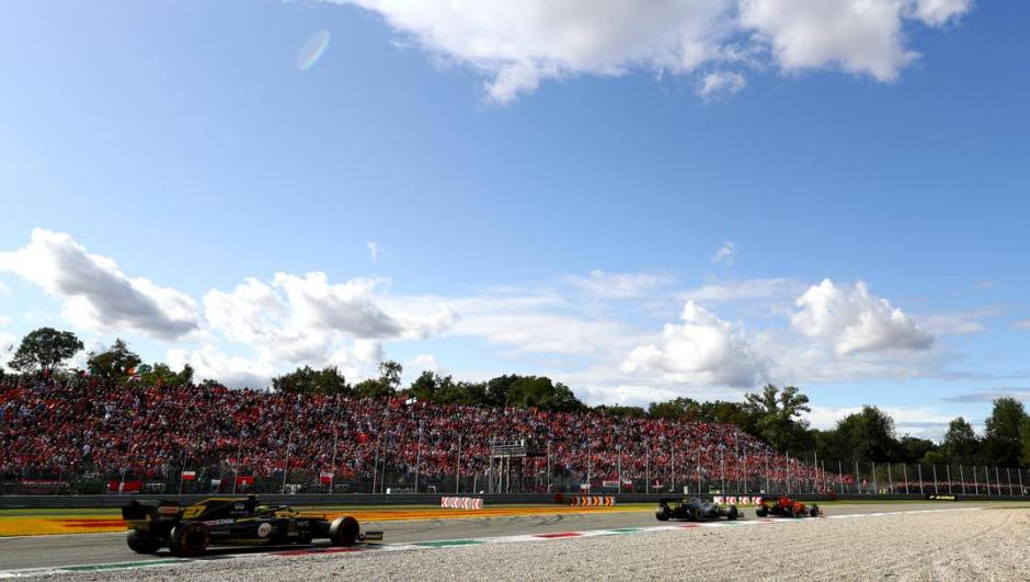 Gli spalti gremiti all'Autodromo di Monza in occasione dell'ultimo GP, lo scorso settembre. Getty