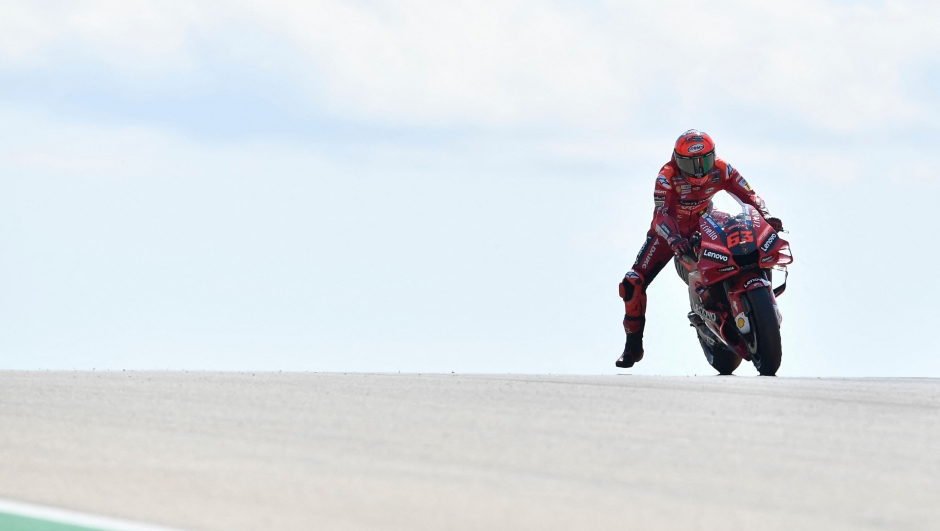 Francesco Bagnaia in azione con la Ducati. AFP