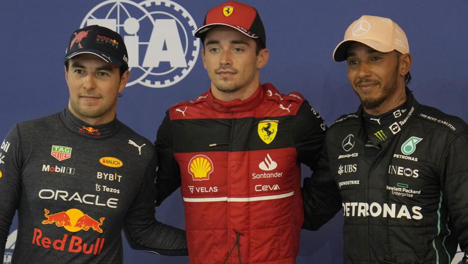 Da sinistra Perez, Leclerc e Hamilton. AP