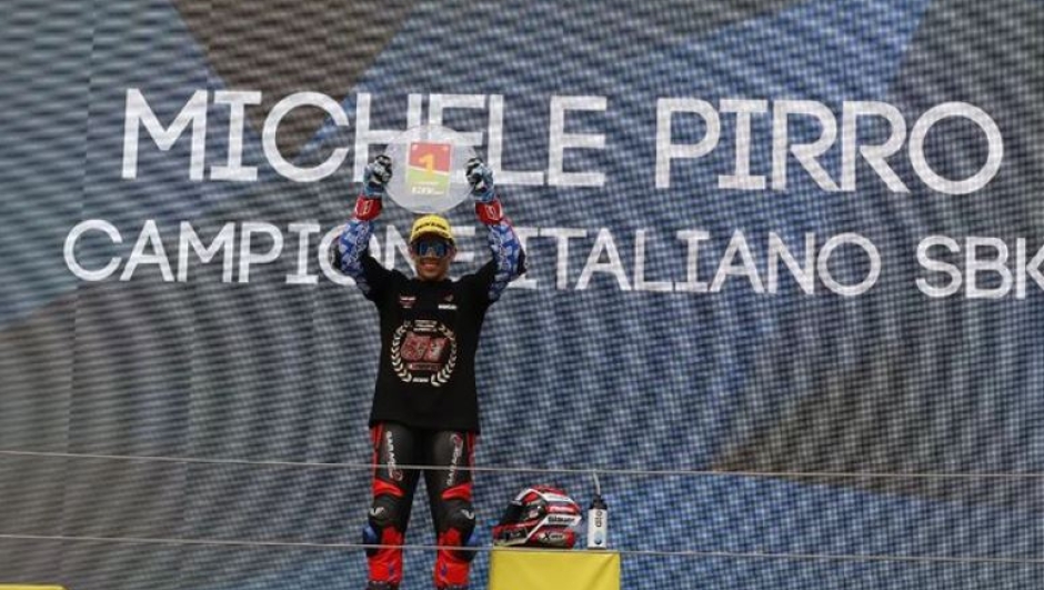 Michele Pirro festeggia il successo al campionato italiano (Instagram @michelepirro51)