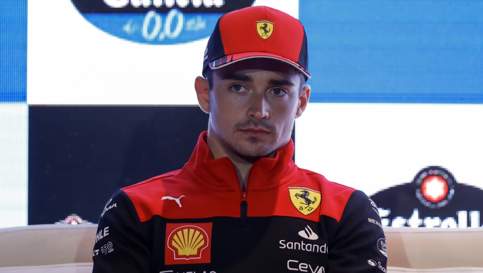 Charles Leclerc, solo decimo in qualifica in Brasile. AFP
