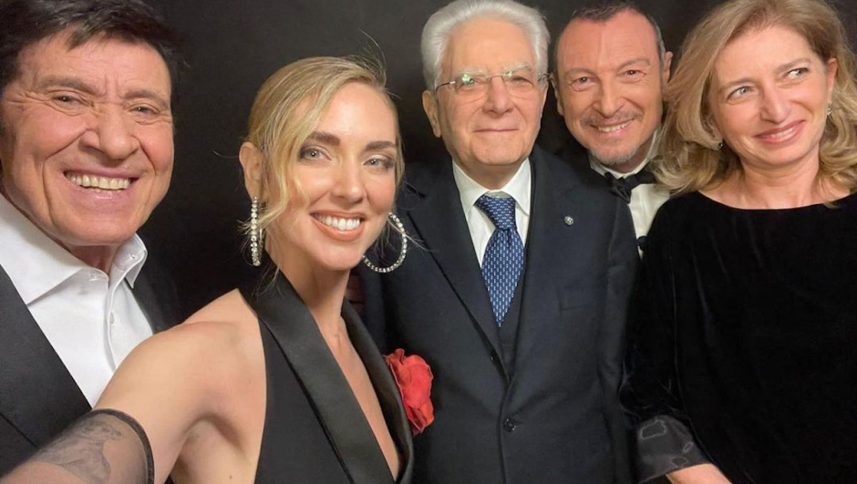 Chiara Ferragni selfie Mattarella Sanremo 2023