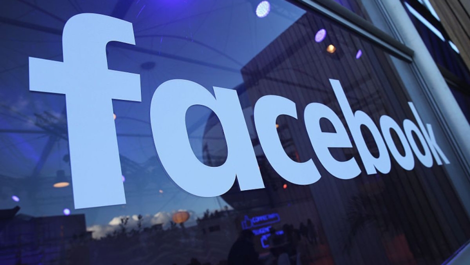 Novità per Facebook e Instagram: arriva la spunta blu a pagamento