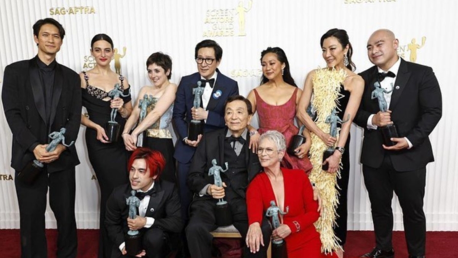 SAG Awards 2023, tutti i vincitori: trionfa Everything Everywhere All at Once