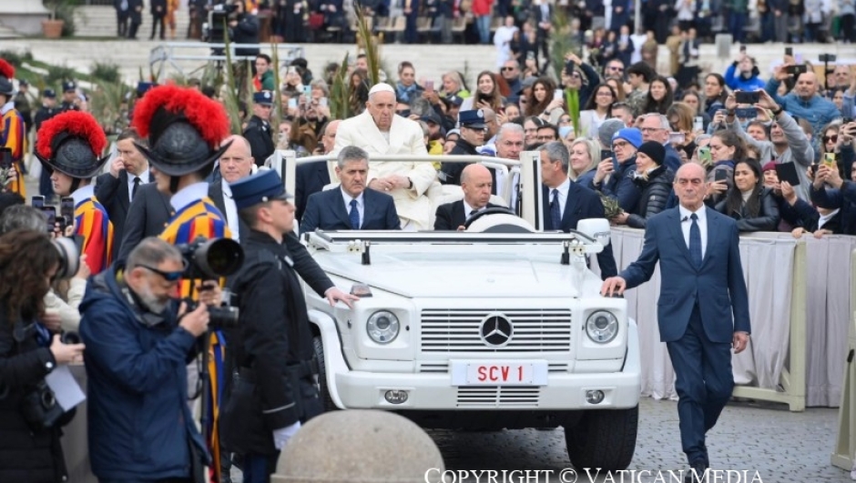 Papa Francesco alla Messa delle Palme in Piazza San Pietro