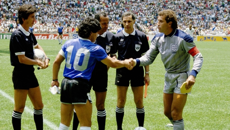 Parla Ali Bin Nasser, l'arbitro tunisino di Argentina-Inghilterra '86, la storica semifinale mondiale in cui Diego Armando Maradona segnò un gol di mano e poi quello "del secolo" partendo da metà campo.
