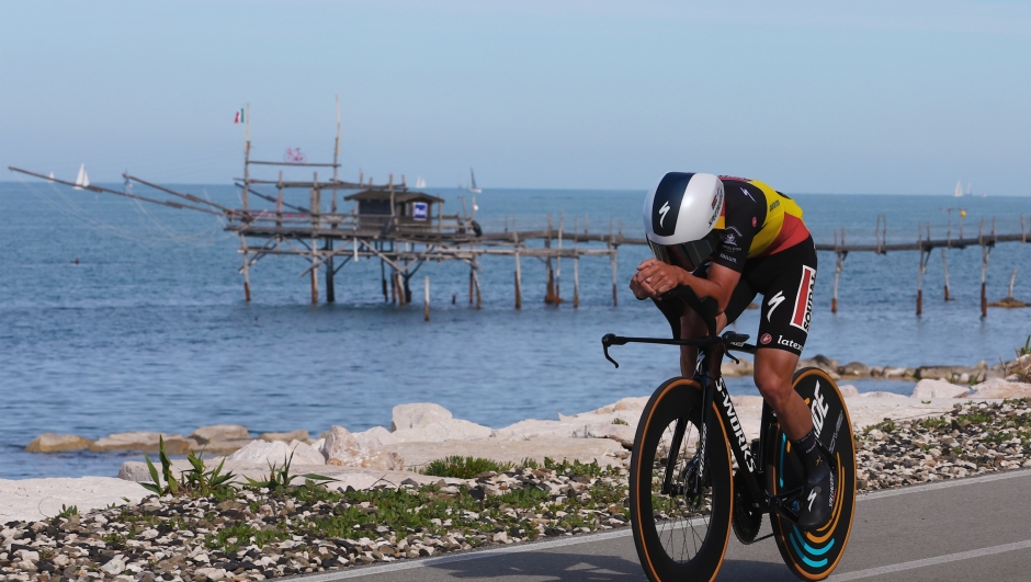 Giro d'Italia 2023 - 106th Edition - 1st stage Fossacesia Marina - Ortona 19,6 km - 06/05/2023 - Remco Evenepoel (BEL - Soudal - Quick Step) - photo Luca Bettini/SprintCyclingAgency©2023