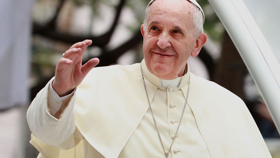 Papa Francesco: "Ho sgridato una donna che mi ha chiesto di benedire il cane"