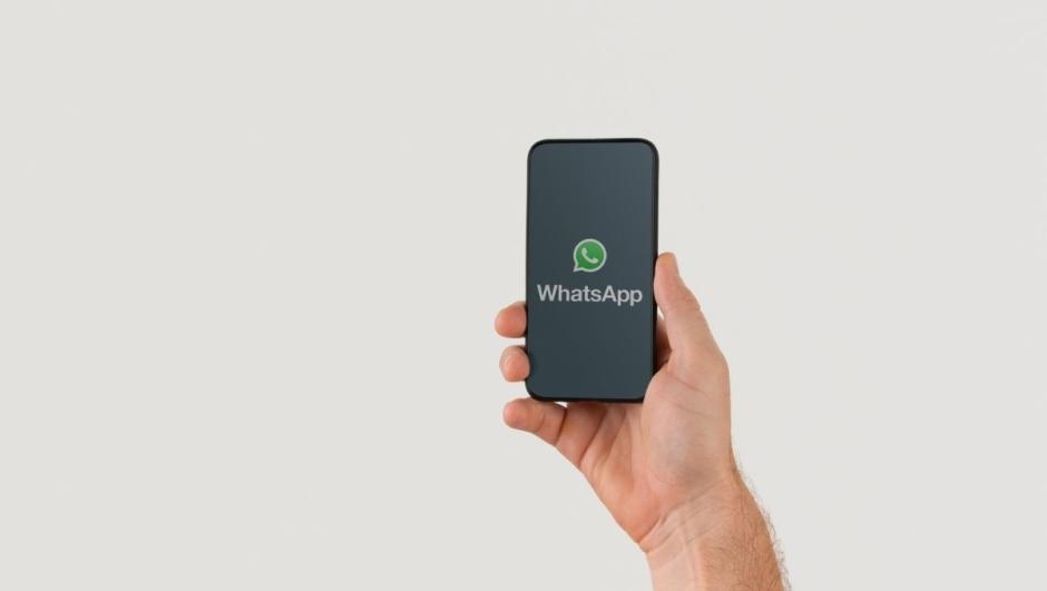 WhatsApp introduce "Chat Lock": una funzione per proteggere le conversazioni private