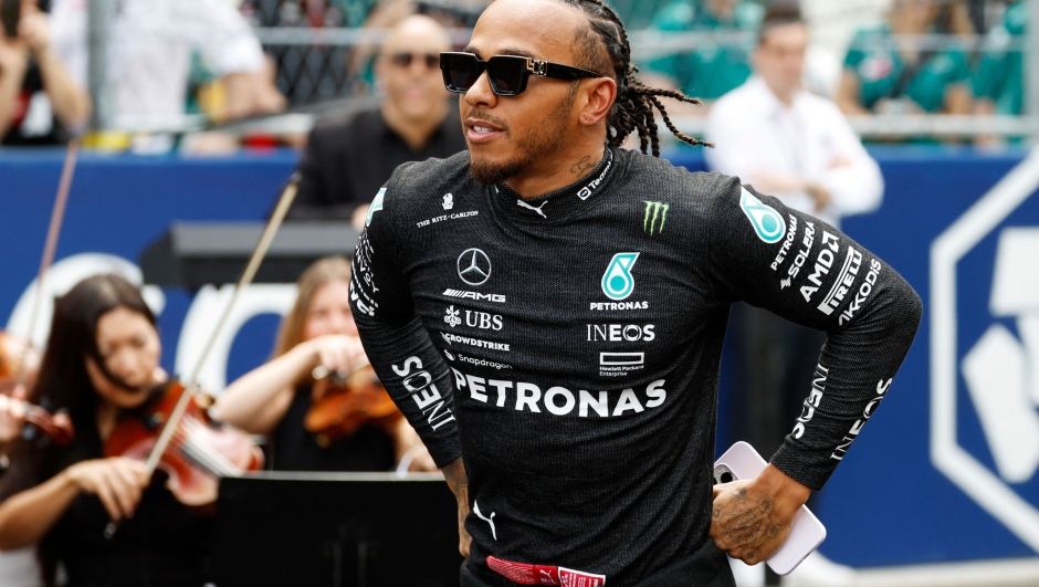 MIAMI, FLORIDA - MAY 07: Lewis Hamilton of Great Britain and Mercedes walks out onto the grid prior to the F1 Grand Prix of Miami at Miami International Autodrome on May 07, 2023 in Miami, Florida.   Chris Graythen/Getty Images/AFP (Photo by Chris Graythen / GETTY IMAGES NORTH AMERICA / Getty Images via AFP)