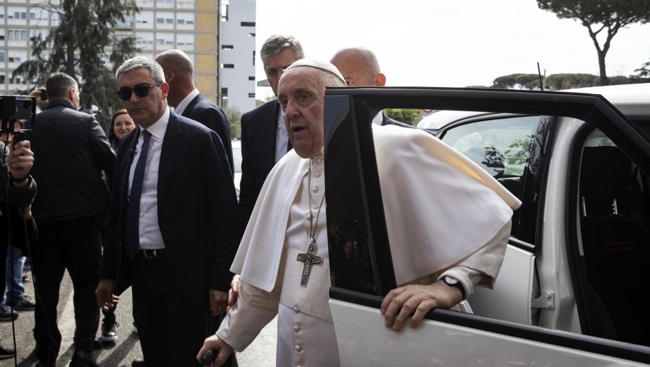 Pope Francis leaves the Agostino Gemelli hospital where is hospitalized, following a respiratory infection (excluding Covid-19), in Rome, Italy, 01 April 2023. ANSA/ANGELO CARCONI