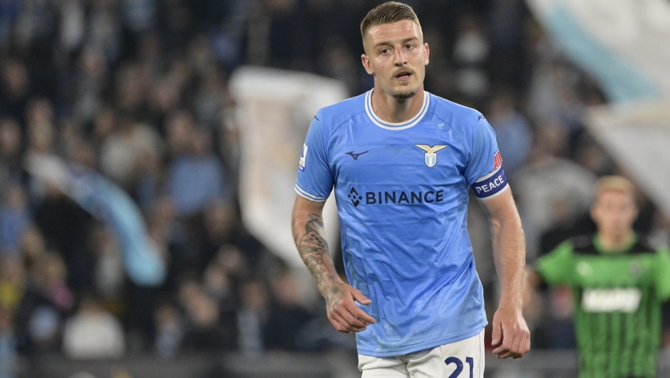 Foto Fabrizio Corradetti/LaPresse 03 Maggio 2023 Roma, Italia - SS Lazio vs US Sassuolo - Campionato italiano di calcio Serie A TIM 2022/2023 - Stadio Olimpico. Nella foto: Sergej Milinkovic-Savic (SS Lazio)

May 03, 2023 Rome, Italy - SS Lazio vs US Sassuolo - Italian Serie A Football Championship 2022/2023 - Olympic Stadium. In the photo: Sergej Milinkovic-Savic (SS Lazio)