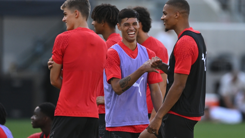 LOS ANGELES, CALIFORNIA - JULY 24: Charles De Ketelaere, Tijjani Reijnders and Malick Thiaw of AC Milan react during AC Milan training session on July 24, 2023 in Los Angeles, California. (Photo by Claudio Villa/AC Milan via Getty Images)