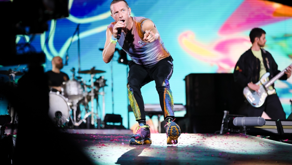 Coldplay subito sold out i biglietti e sui social monta la rabbia