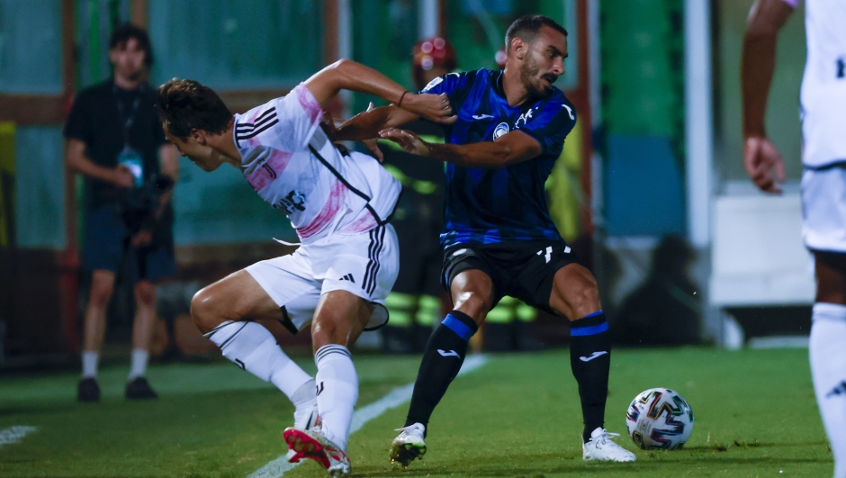 Foto Castaldi/LaPresse 12 Agosto 2023 - Cesena  , Italia - sport, calcio - Juventus vs Atalanta - Amichevole - Stadio Orogel Stadium-Dino Manuzzi Nella foto: Davide Zappacosta (Atalanta) Federico Chiesa (Juventus)  August 12, 2023 - Cesena , Italy - Sports, Soccer - Juventus vs Atalanta - Friendly match - Orogel Stadium-Dino Manuzzi In the pic: Davide Zappacosta (Atalanta) Federico Chiesa (Juventus)