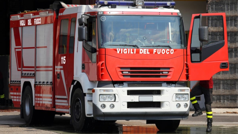 Milano, gas "misterioso" in una palazzina di uffici: evacuati 50 dipendenti