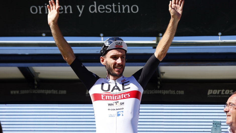 Vuelta a Burgos 2023 - 45th Edition - 5th stage - Golmayo - Lagunas de Neila 160 km - 19/08/2023 - Adam Yates (GBR - UAE Team Emirates) - photo Luis Angel Gomez/SprintCyclingAgency©2023