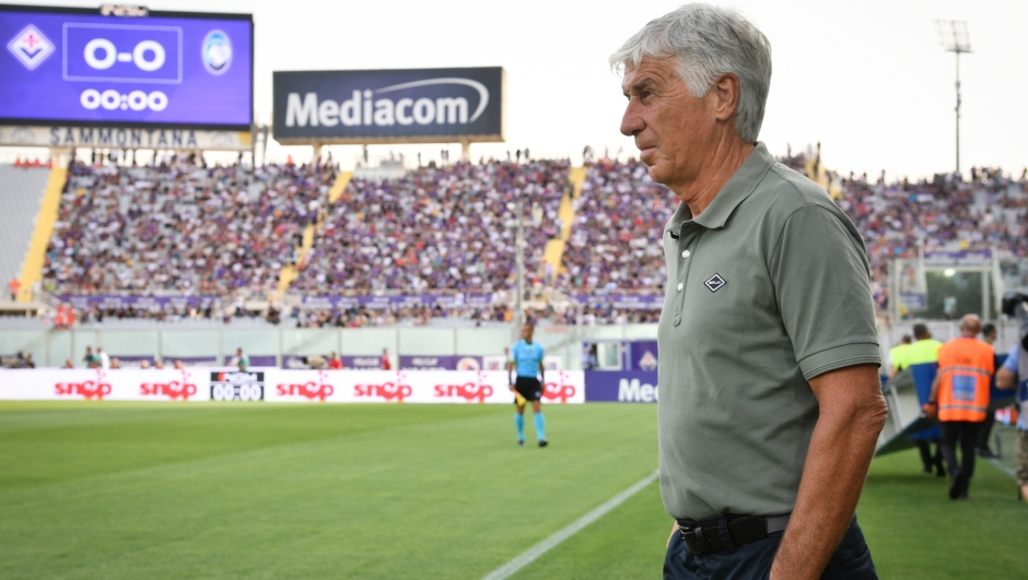 Foto Massimo Paolone/LaPresse 17 Settembre 2023 - Firenze, Italia - sport, calcio - Fiorentina vs Atalanta - Campionato italiano di calcio Serie A TIM 2023/2024 - Stadio Artemio Franchi. Nella foto: Gian Piero Gasperini (Atalanta BC) osserva   September 17, 2023 Florence, Italy - sport, calcio - Fiorentina vs Atalanta - Italian Serie A Football Championship 2023/2024 - Artemio Franchi Stadium. In the pic: Gian Piero Gasperini (Atalanta BC) looks on