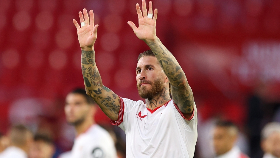 SEVILLE, SPAIN - SEPTEMBER 17: Sergio Ramos of Sevilla acknowledges the fans after the team's victory in the LaLiga EA Sports match between Sevilla FC and UD Las Palmas at Estadio Ramon Sanchez Pizjuan on September 17, 2023 in Seville, Spain. (Photo by Fran Santiago/Getty Images)