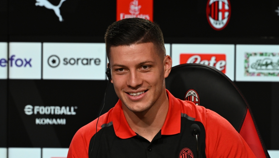 CAIRATE, ITALY - SEPTEMBER 21: Luka Jovic of AC Milan speaks with the media during press conference at Milanello on September 21, 2023 in Cairate, Italy. (Photo by Claudio Villa/AC Milan via Getty Images)