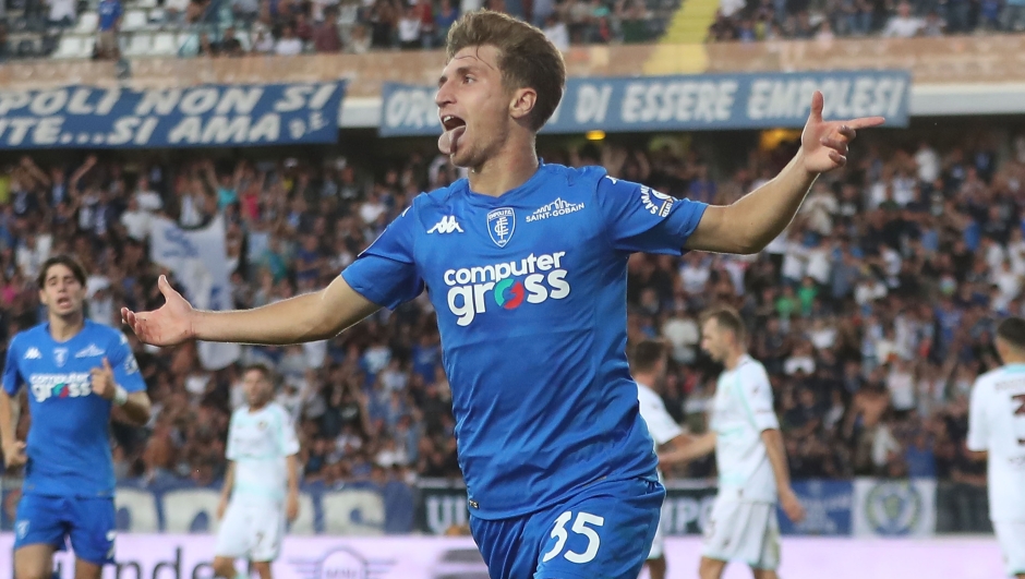 EMPOLI, ITALY - SEPTEMBER 27: Tommaso Baldanzi of Empoli FC celebrates after scoring a goal during the Serie A TIM match between Empoli FC and US Salernitana at Stadio Carlo Castellani on September 27, 2023 in Empoli, Italy. (Photo by Gabriele Maltinti/Getty Images)