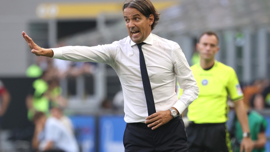 Inter Milans coach Simone Inzaghi reacts during the Italian serie A soccer match between Fc Inter  and Bologna Giuseppe Meazza stadium in Milan, 7 October 2023.
ANSA / MATTEO BAZZI