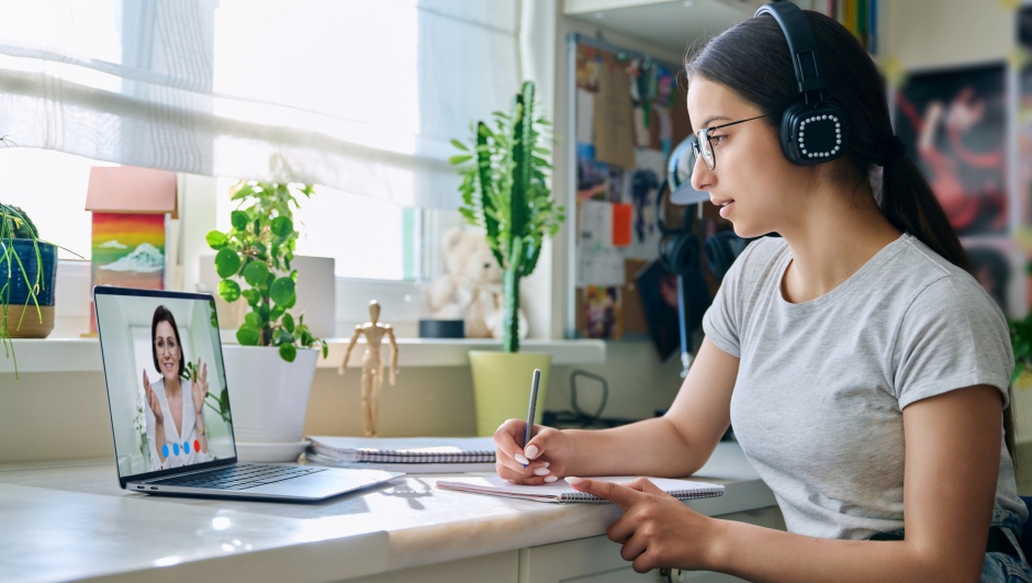 Il fenomeno dei video Study with me: perché guardare altri che studiano ci motiva