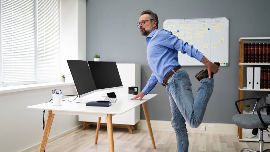 quanti minuti devi muoverti ogni giorno per contrastare gli effetti del lavoro da scrivania